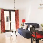 Centrico Apartamento En Calle Carreteria - Malaga